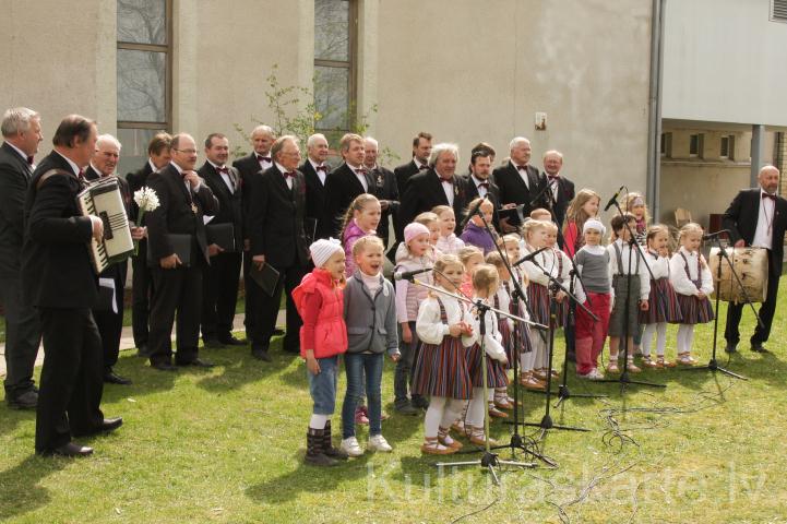 Vīru koris "Vecie draugi" 